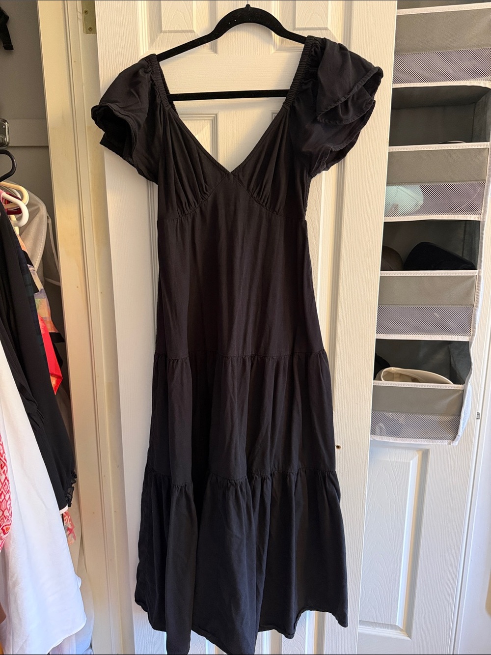 Billabong Black V-Neck Tiered Midi Dress with Puff Sleeves